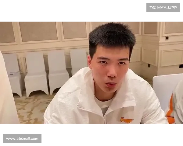 积极拼抢!焦泊乔半场贡献和前场篮板的精彩表现(焦泊乔臂展) 积极拼抢!焦泊乔半场贡献和前场篮板的精彩表现(焦泊乔臂展)